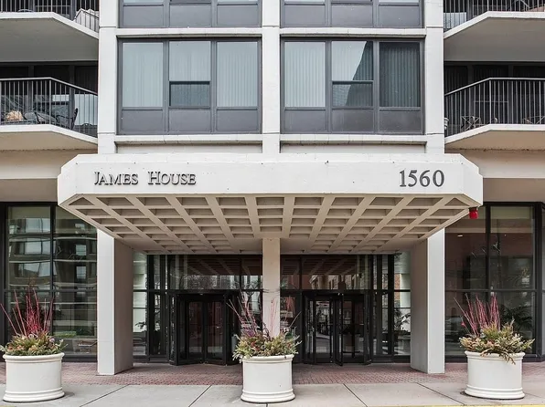 1560 N Sandburg Ter APT 3606J, Chicago, IL 60610
