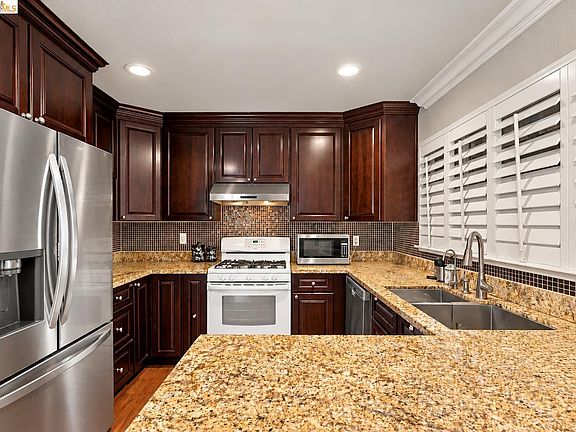 2nd image of 2685 Richard Ave