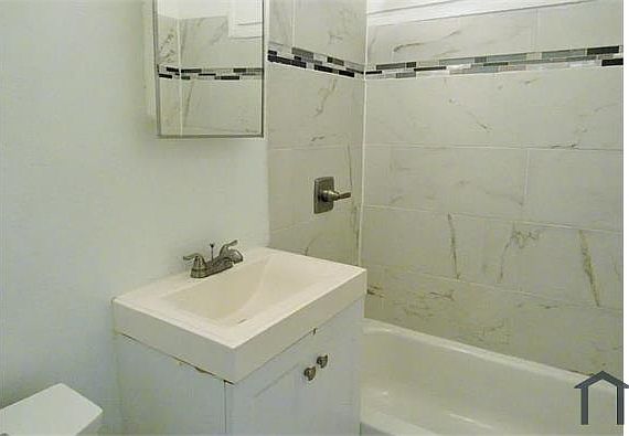 4th image of 5826 Colorado Ave NW
