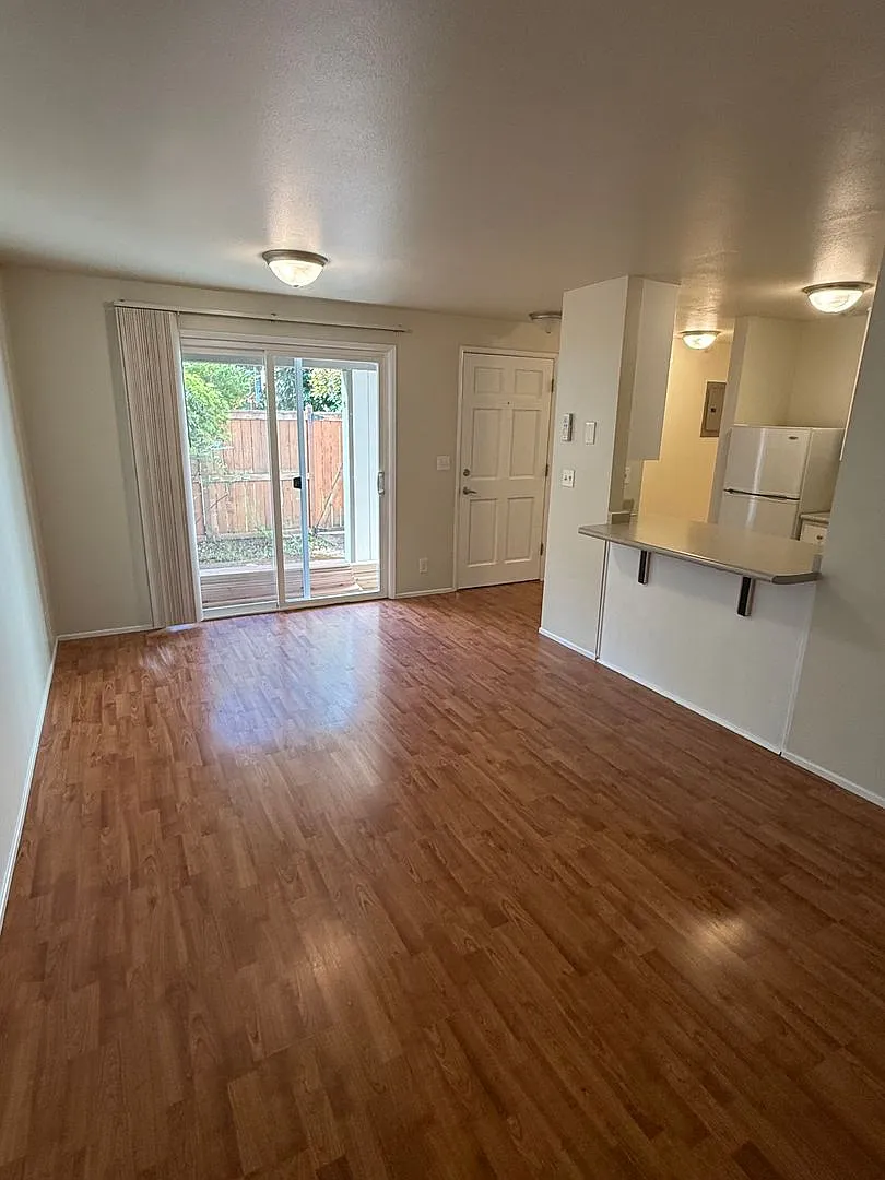 830 W 5th SAG830 — Photo 3