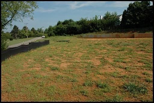 2nd image of 827 Loop Rd