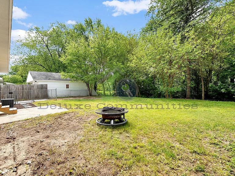 1244 Katrina Dr SE — Photo 34