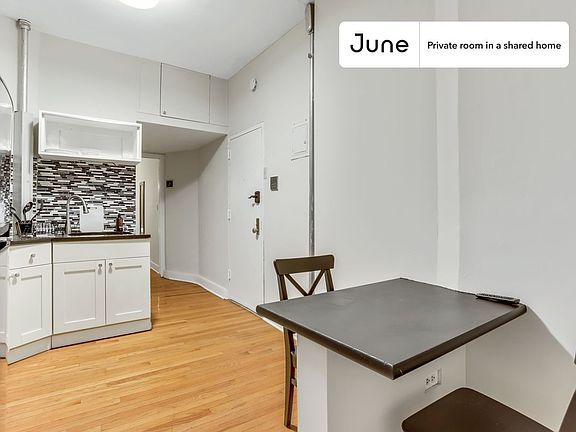 5th image of 531 W 48th St #B