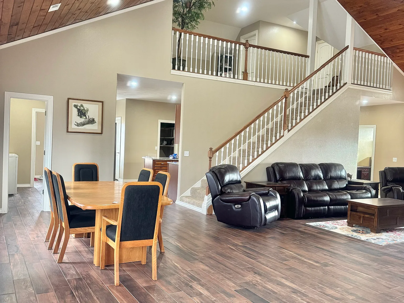 4 bed, 4700 sqft, $3,000 — Photo 3