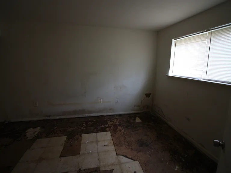 810 Nat Ct — Photo 9
