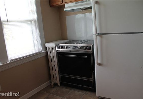 ANOTHER VIEW OF KITCHEN