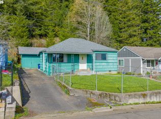 900 W 17th St, Coquille, OR