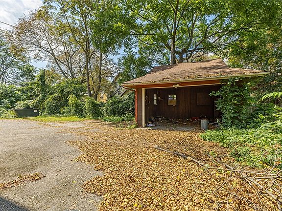 36th image of 33 Kenwood Ave