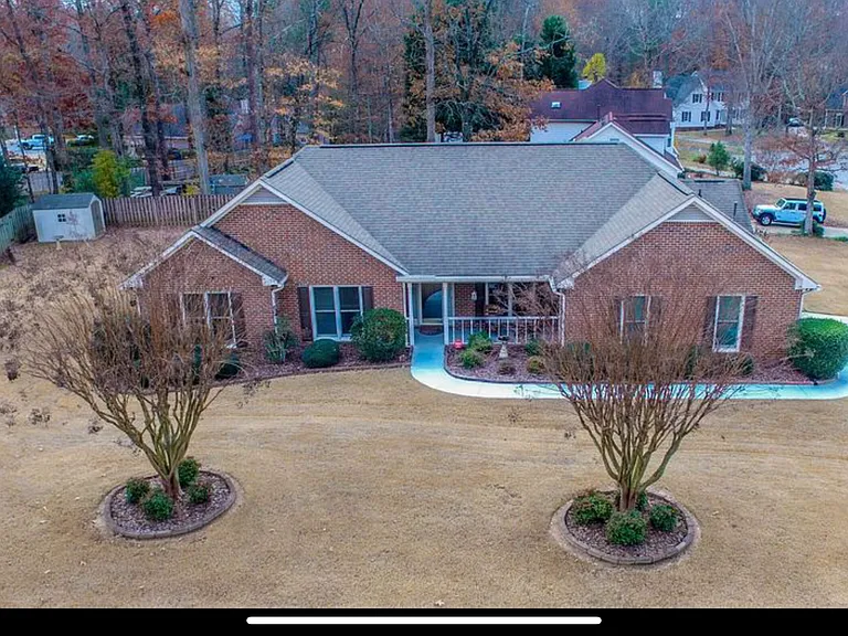 401 Tenterden Curv — Photo 3