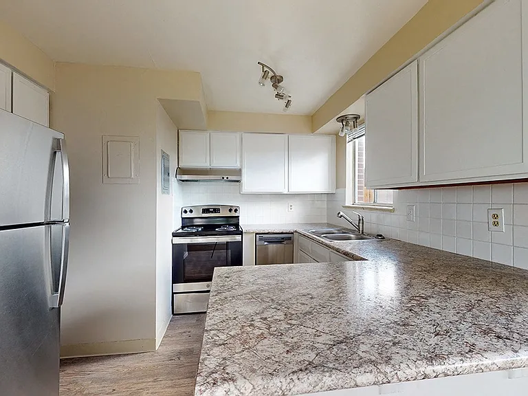 Applewood Gables Townhomes — Photo 36