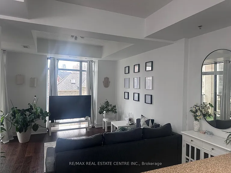 90 Charlton Ave W #303 — Photo 8
