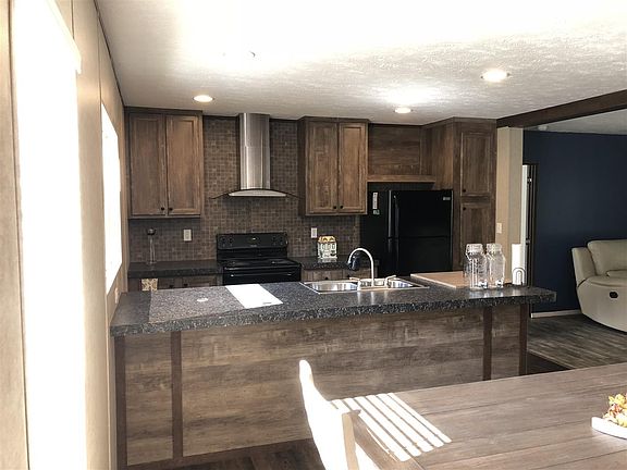 2nd image of 165 Woodcliff Dr