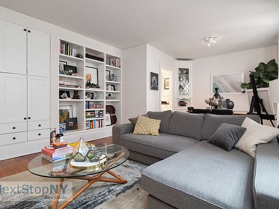 2nd image of 210 W 21st St APT 4RE
