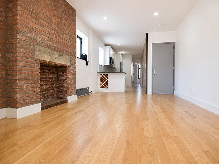 92 E Broadway #1 — Photo 8