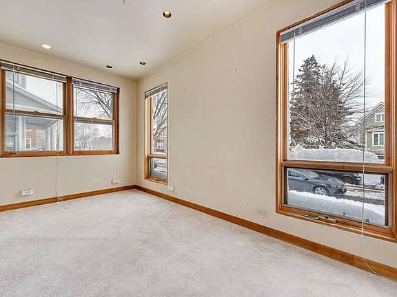 5th image of 5325 W Leland Ave