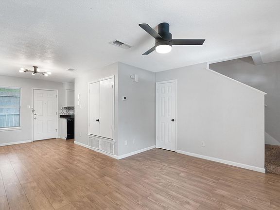 5th image of 200 Laurel Dr APT C