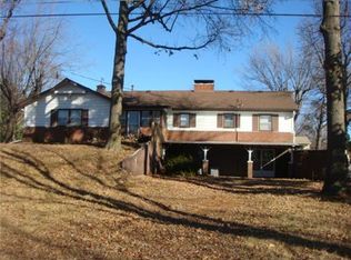107 Ridgeway Dr, Wood Heights, MO 64024
