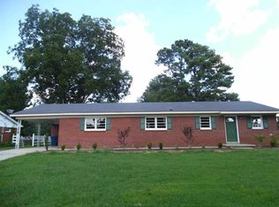 1307 Harbert St, Trenton, TN 38382
