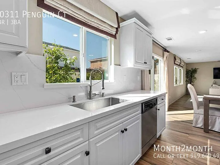 10311 Penguin Ct — Photo 8