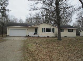 7379 S Lake Bluff O.5 Dr, Gladstone, MI 49837