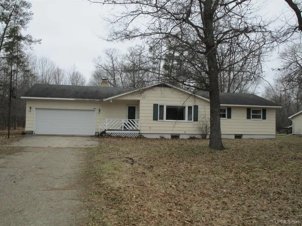 7379 S Lake Bluff O.5 Dr, Gladstone, MI 49837