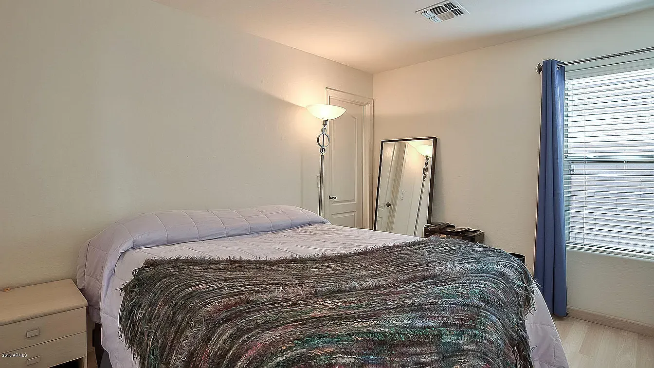 3 bed, 2097 sqft, $3,200 — Photo 3