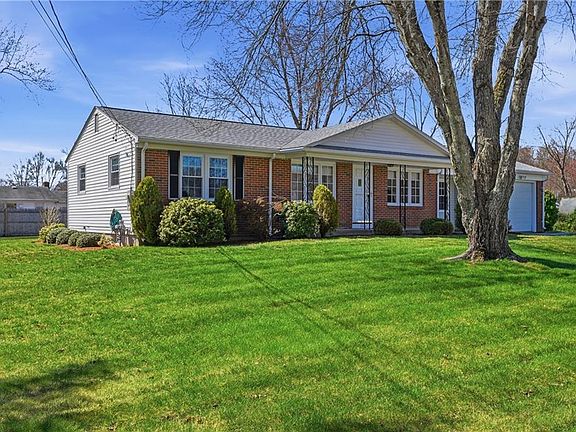 2nd image of 23 Glen Oaks Dr