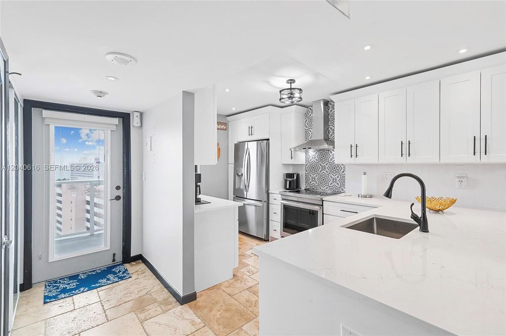 1401 N Riverside Dr APT 1406, photo 5