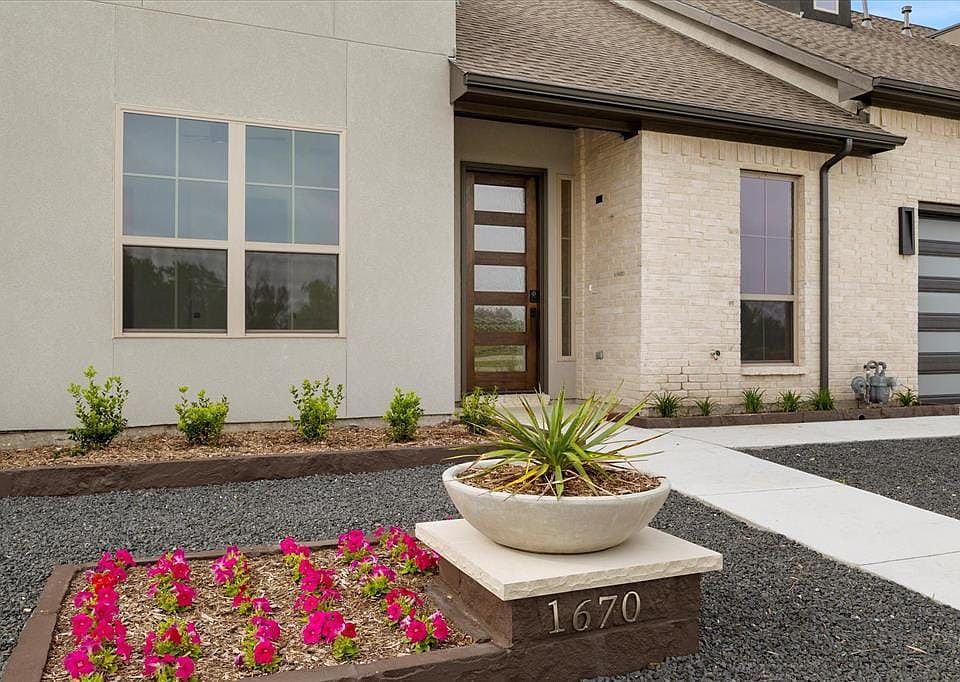 1st image of 1670 Governors Blvd