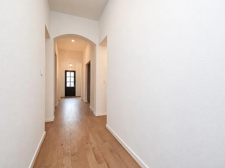518 Bedias Creek Dr — Photo 3