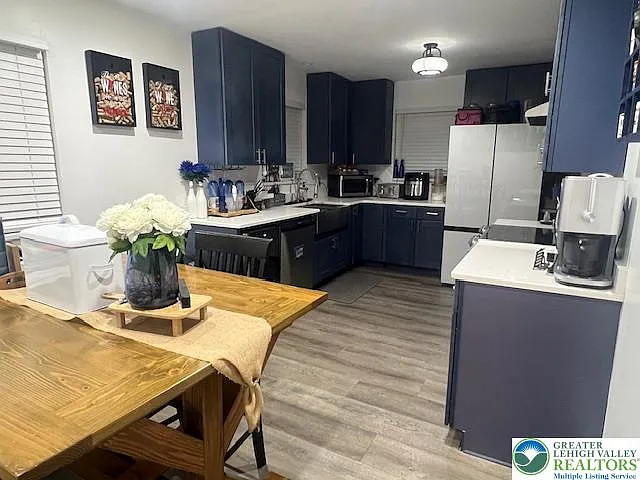 2540 W Stanley St — Photo 5