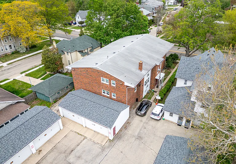 1609 E State St #201 — Photo 8