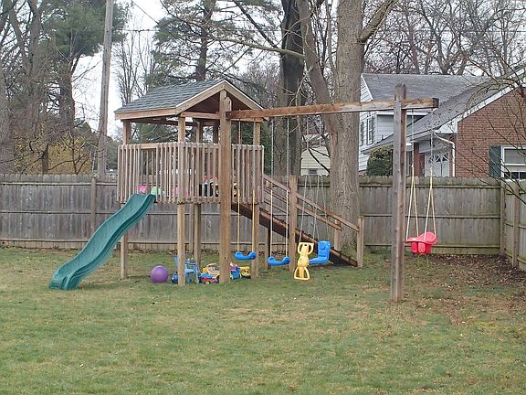 AWESOME PLAYSET