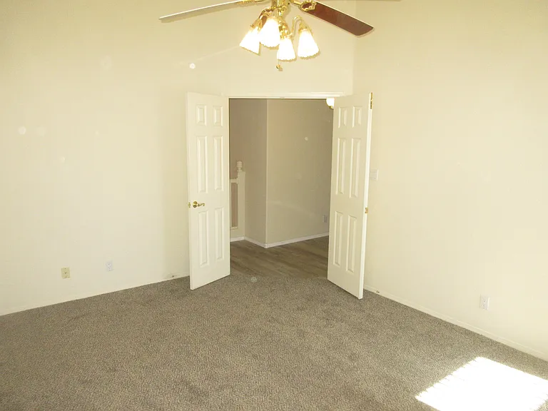 2111 Corte Del Caballo NW — Photo 37