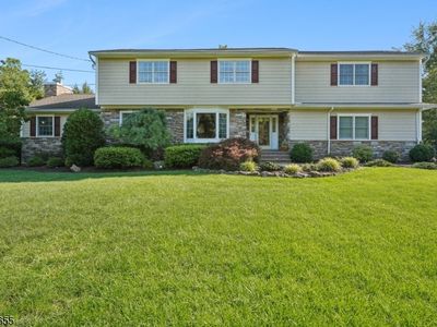 9 Pitcairn Dr, Roseland, NJ, 07068
