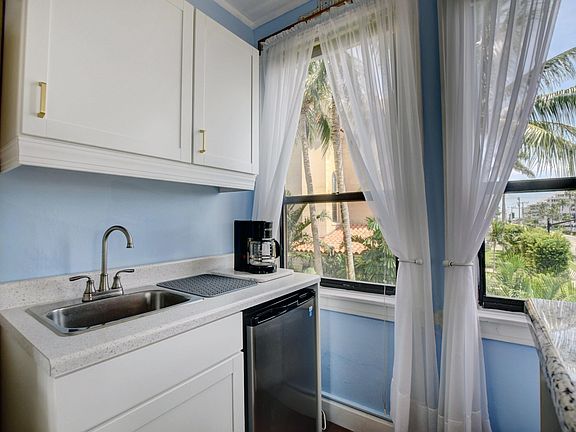 4th image of 235 Sunrise Ave #2053