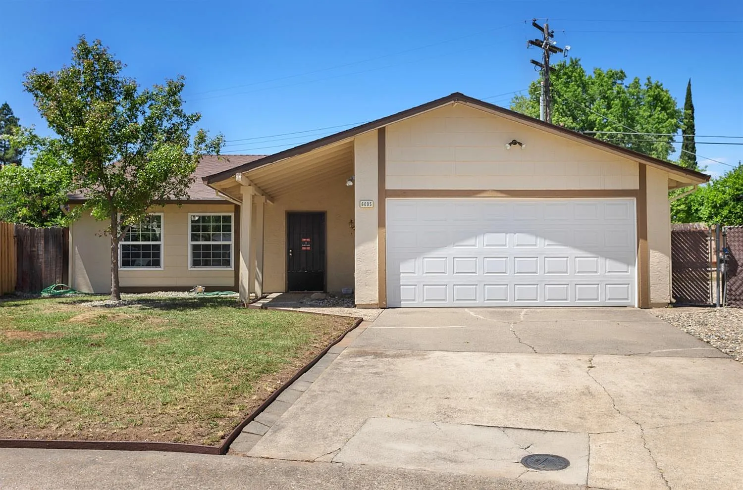 6005 Len Ct photo 1