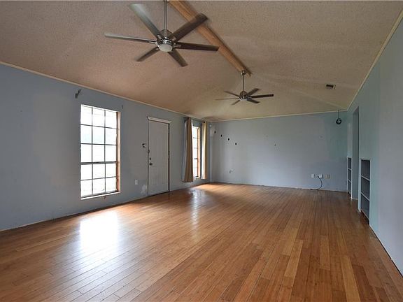 2nd image of 1130 Rue Bordeaux