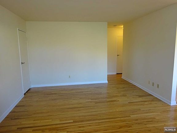 3rd image of 115 N Franklin Tpke APT 15
