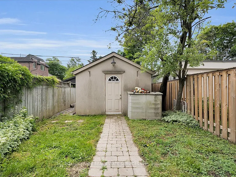 85 Bedford Park Ave — Photo 20