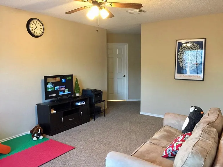 2nd Floor Loft Area