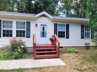 24 Iris St, Asheville, NC 28803