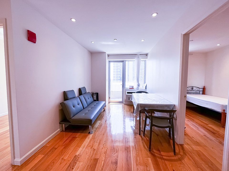 1st image of 37-20 Prince St Floor 8