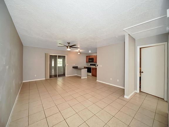 3rd image of 1914 Agora Cir SE #104