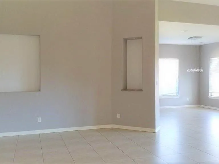 2428 Carianna Ave — Photo 3