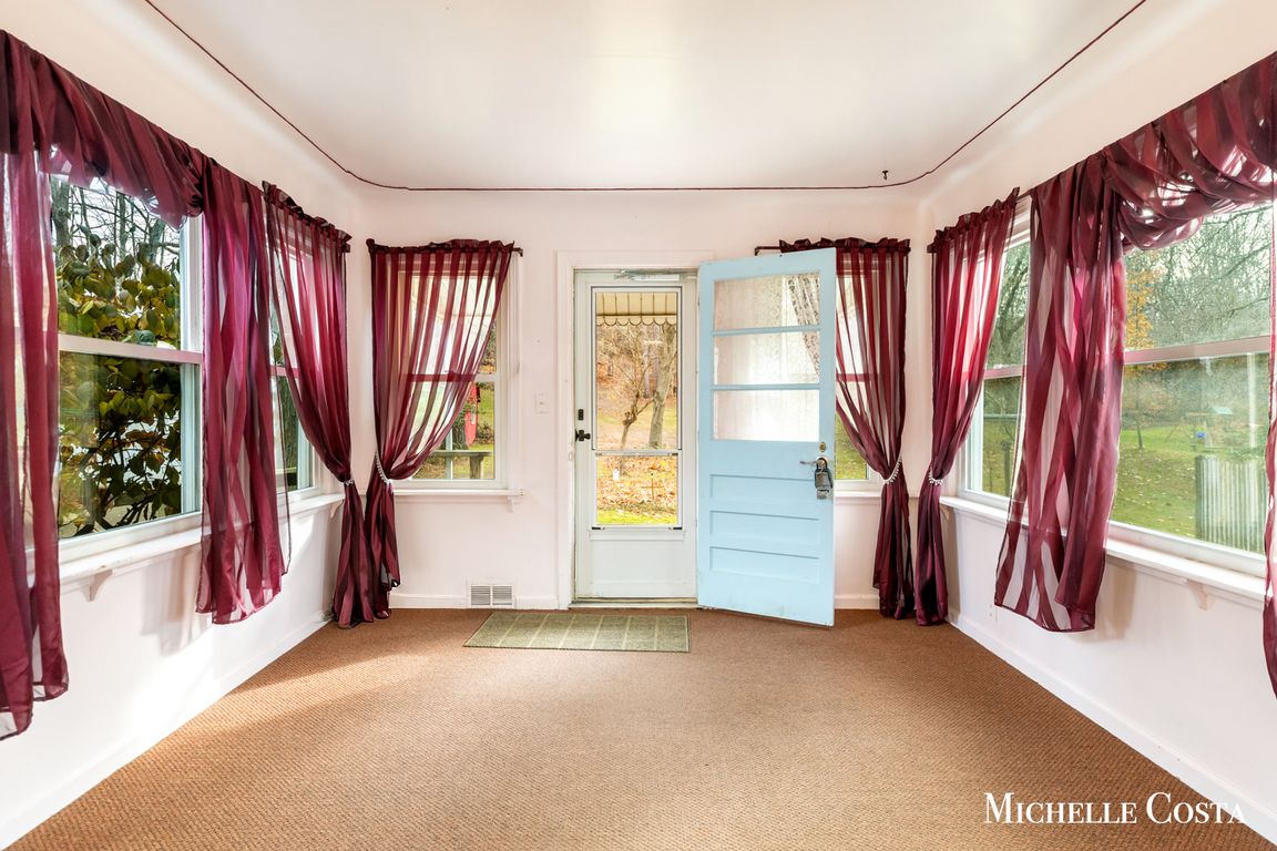 next background image