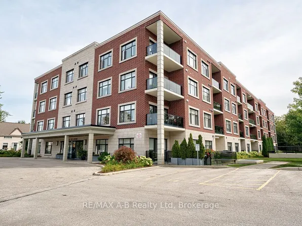 255 John St N #102, Stratford, ON N5A 0G7