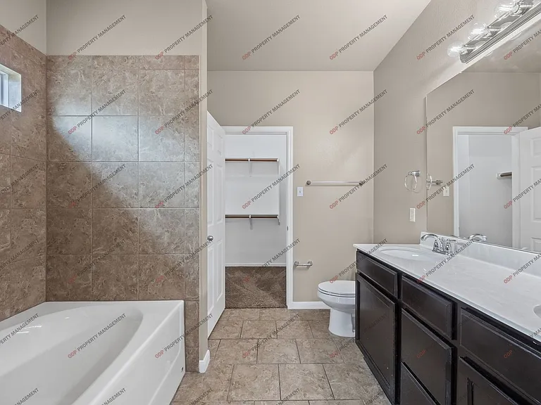 8012 Bridgepointe Dr — Photo 10