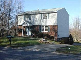 304 Mifflin Hills Dr, West Mifflin, PA 15122