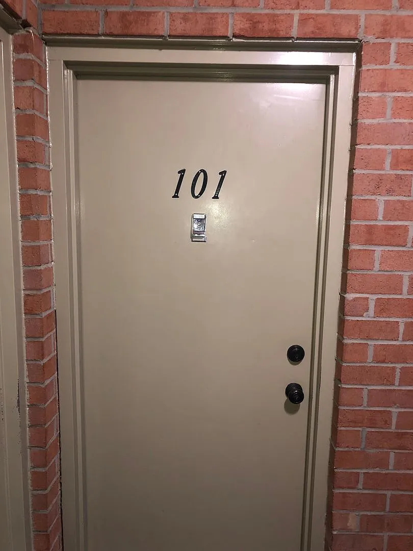 2-bedroom 2 full bath condo in Glen Burnie — Photo 4